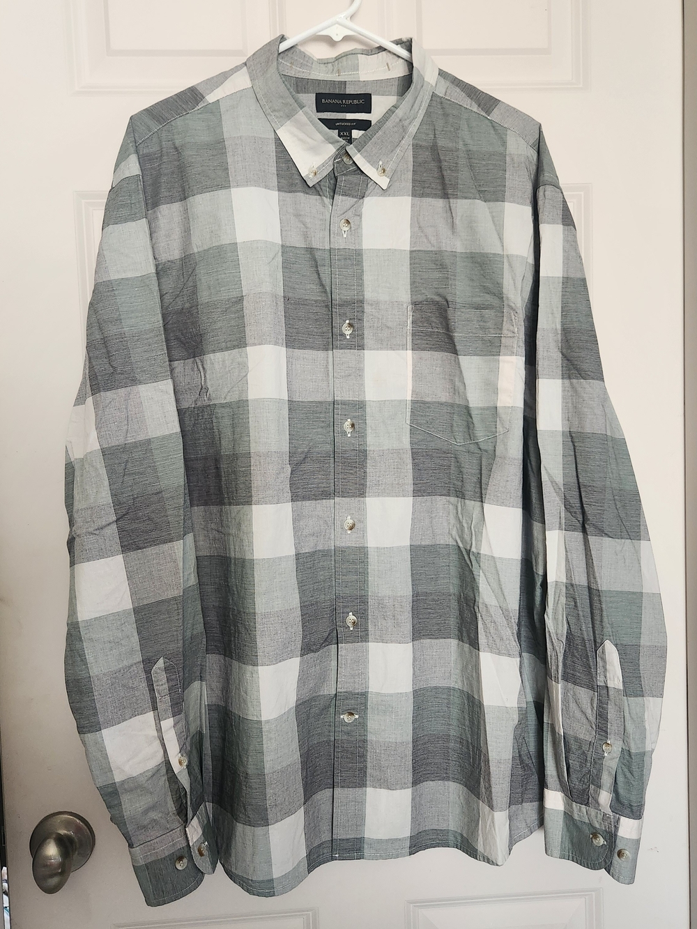 Banana Republic Men's Gray and White Buffalo Check Button-Down Shirt